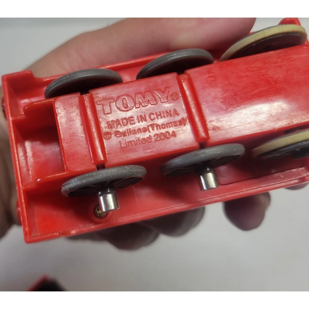 Tomy Thomas & Friends James the Red Engine No. 5 pull back‎ Motorized Train 2004